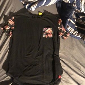 Men flower sleeve shirt Medium